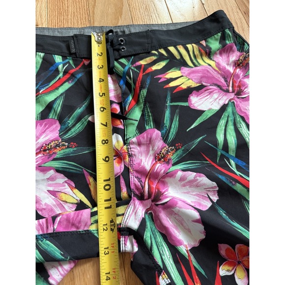 Hurley Black Floral Swim Trunks | Size 34 - Picture 8 of 10